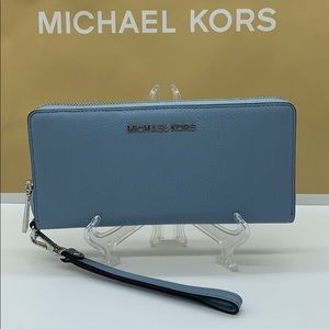 MICHAEL KORS JET SET TRAVEL LG TRVL CONTINENTAL
